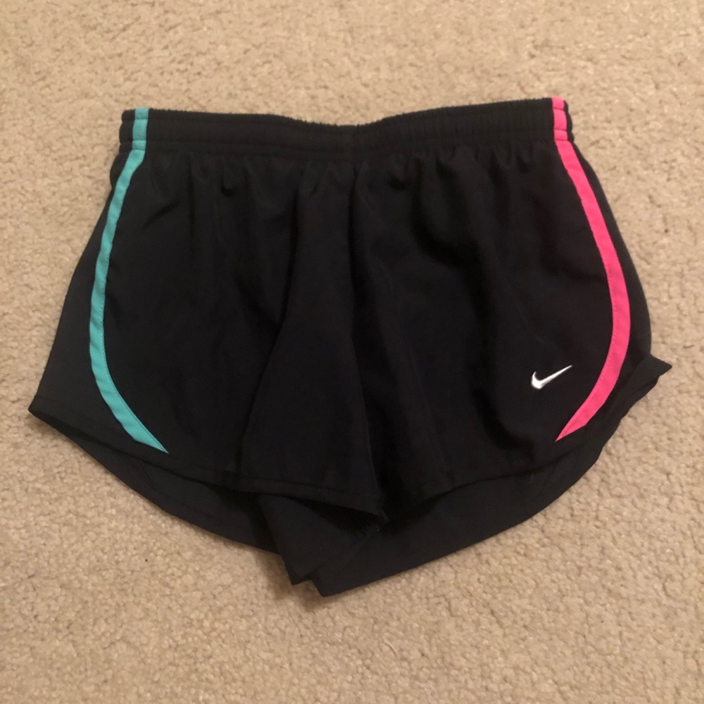 nike multicolor shorts (girls)